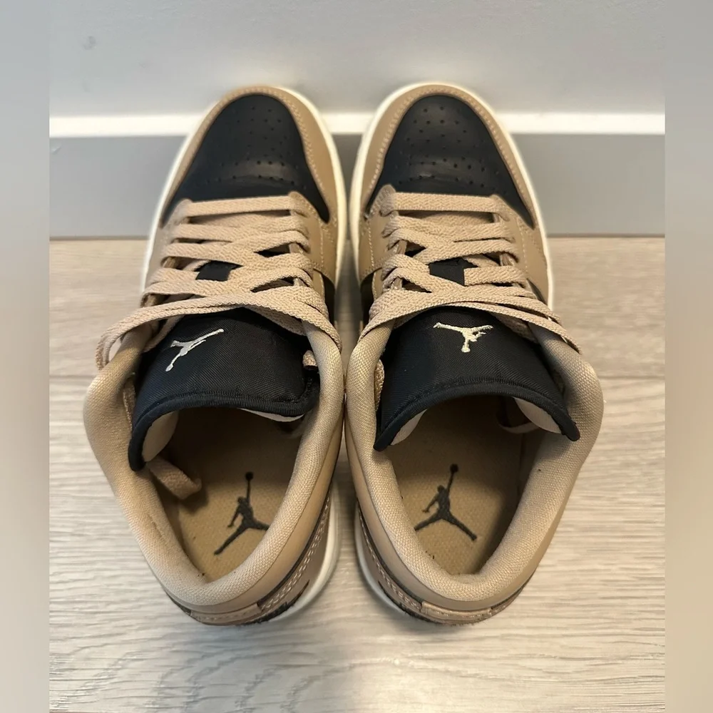 Nike Air Jordan 1 Low - Picture 6 of 13